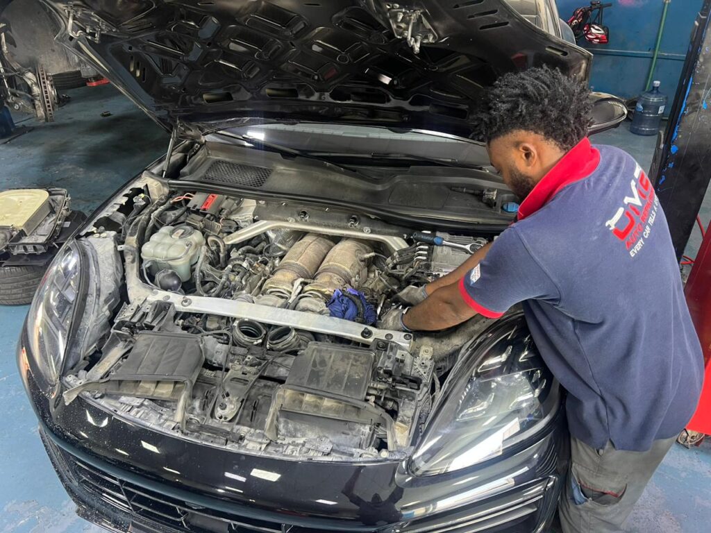 Porsche car service in dubai